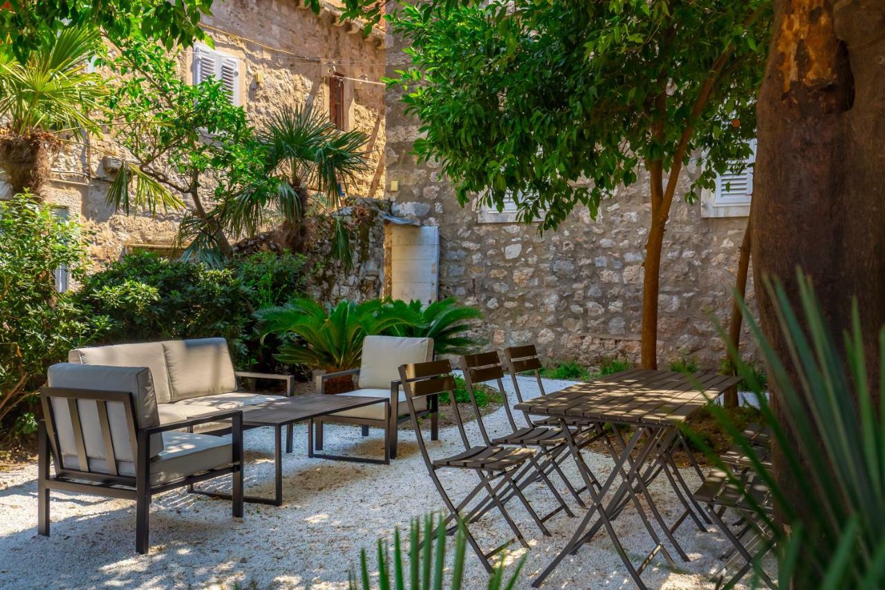 ドゥブロブニク Old Town House With Floor Heating & Lush Private Gardenヴィラ エクステリア 写真