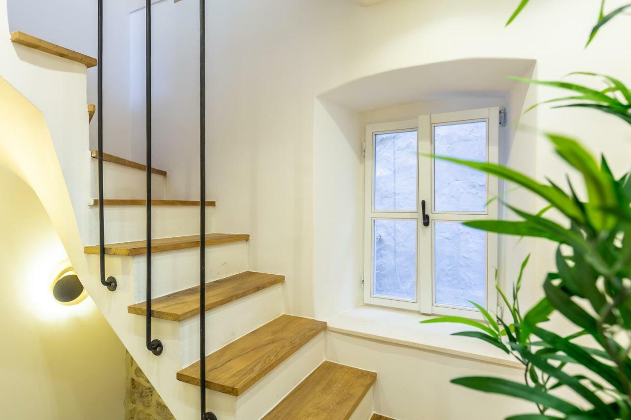 ドゥブロブニク Old Town House With Floor Heating & Lush Private Gardenヴィラ エクステリア 写真
