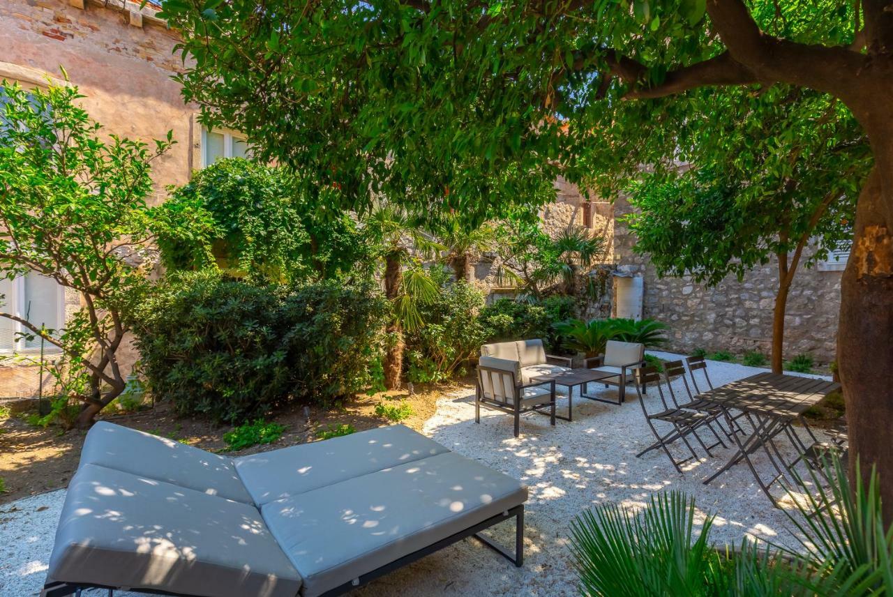 ドゥブロブニク Old Town House With Floor Heating & Lush Private Gardenヴィラ エクステリア 写真